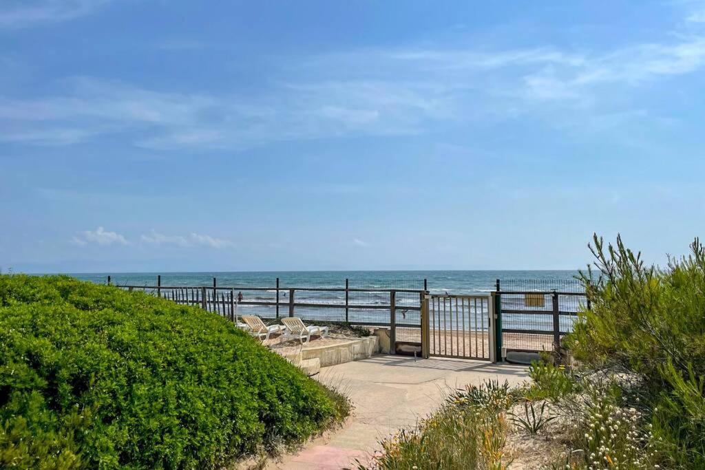 Appartement En Residence Privee, Face A La Mer Avec Acces Direct Plage Hyères Buitenkant foto