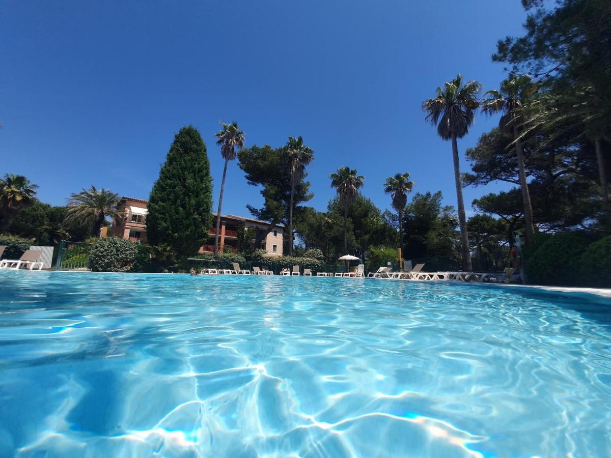Appartement En Residence Privee, Face A La Mer Avec Acces Direct Plage Hyères Buitenkant foto