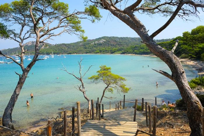 Appartement En Residence Privee, Face A La Mer Avec Acces Direct Plage Hyères Buitenkant foto